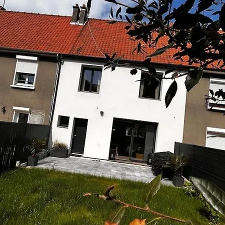 Maison Chaleureuse Avec Cheminee